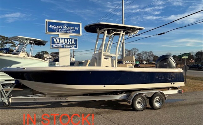 2026 Robalo 226 Cayman Biscayne Blue/White